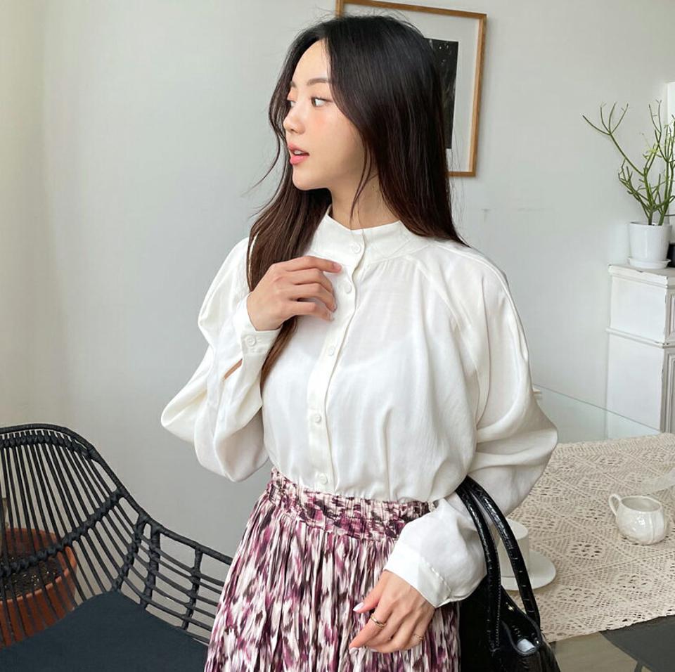 2WAYボタンブラウス・全2色・t66016 レディース 【bl】韓国ファッション トップス ブラウス 長袖 ハイネック 2WAY ボタン 大人 上品 ラグランスリーブ 無地 ベーシック シンプル フェミニン カジュアル 体型カバー ガーリー 秋 春