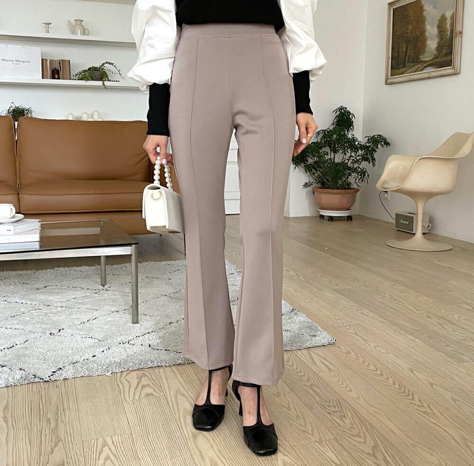 ウエストゴムフレアパンツ・全2色・b66033 レディース 【pt】韓国ファッション ボトムス ロング ロングパンツ フレアパンツ 大人 無地 ブーツカット ゴム シンプル 体型カバー ゴム カジュアル デイリー 足長 美脚 フェミニン 秋 春