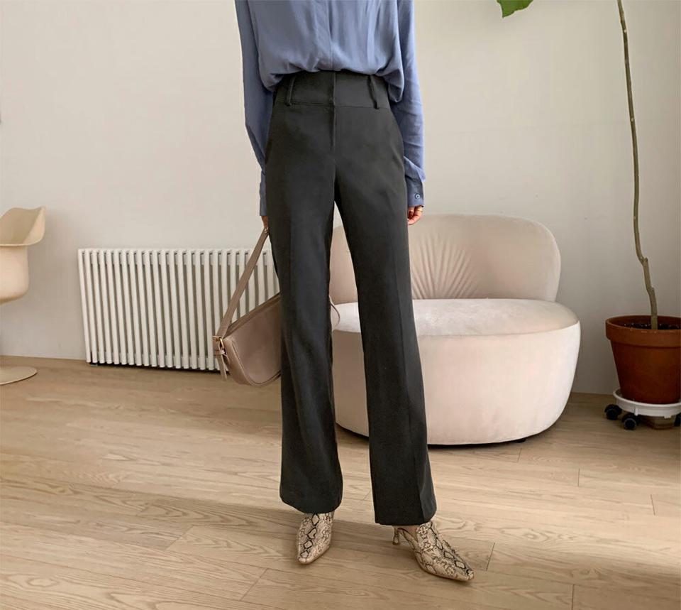 フレアスラックス・全2色・t65997 レディース 【pt】韓国ファッション ボトムス ロング ロングパンツ スラックスパンツ スラックス フレア ブーツカット 無地 ベーシック シンプル 美脚 フェミニン 秋 春