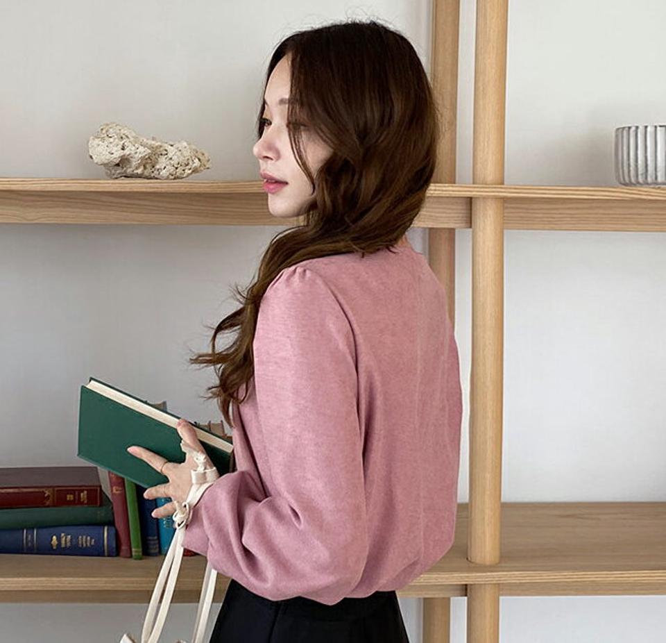 即日配送 Vネックシャーリングポイントブラウス・全4色・t70352 レディース 【bl】 トップス ブラウス 長袖 Vネック シャーリング フレア 大人 ユニーク フェミニン カジュアル 春 秋 韓国ファッション ハイホリHIHOLLI