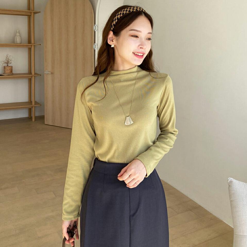 ハーフネック長袖Tシャツ・全4色・t70361 レディース 【tops】 トップス Tシャツ 長袖 ハーフネック スリム フィット タイト ベーシック デイリー 細身 フェミニン 冬 春 秋 韓国ファッション ハイホリHIHOLLI