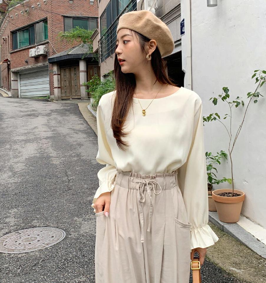 パフスリーブブラウス・全4色・e62799 レディース 【bl】韓国ファッション トップス ブラウス 長袖 ラウンドネック 大人 パフスリーブ 上品 無地 ベーシック シンプル フェミニン カジュアル ガーリー ボリュームスリーブ 秋 春