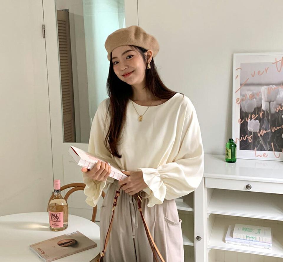 パフスリーブブラウス・全4色・e62799 レディース 【bl】韓国ファッション トップス ブラウス 長袖 ラウンドネック 大人 パフスリーブ 上品 無地 ベーシック シンプル フェミニン カジュアル ガーリー ボリュームスリーブ 秋 春