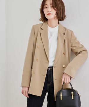 ゴールドボタンダブルジャケット