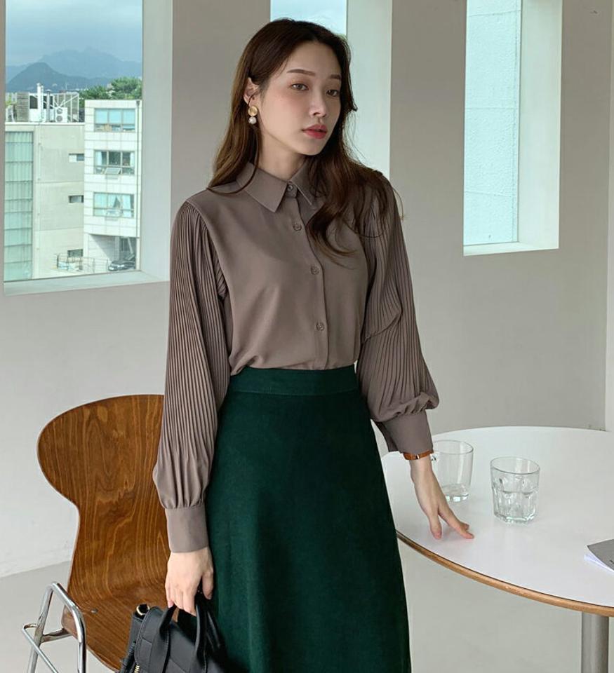 即日配送 プリーツスリーブカラーネックボタンブラウス・全3色・b70456 レディース 【bl】 トップス ブラウス 長袖 シフォン プリーツスリーブ カラーネック オフィスカジュアル 大人 オフィス フェミニン カジュアル 春 秋 韓国ファッション ハイホリHIHOLLI