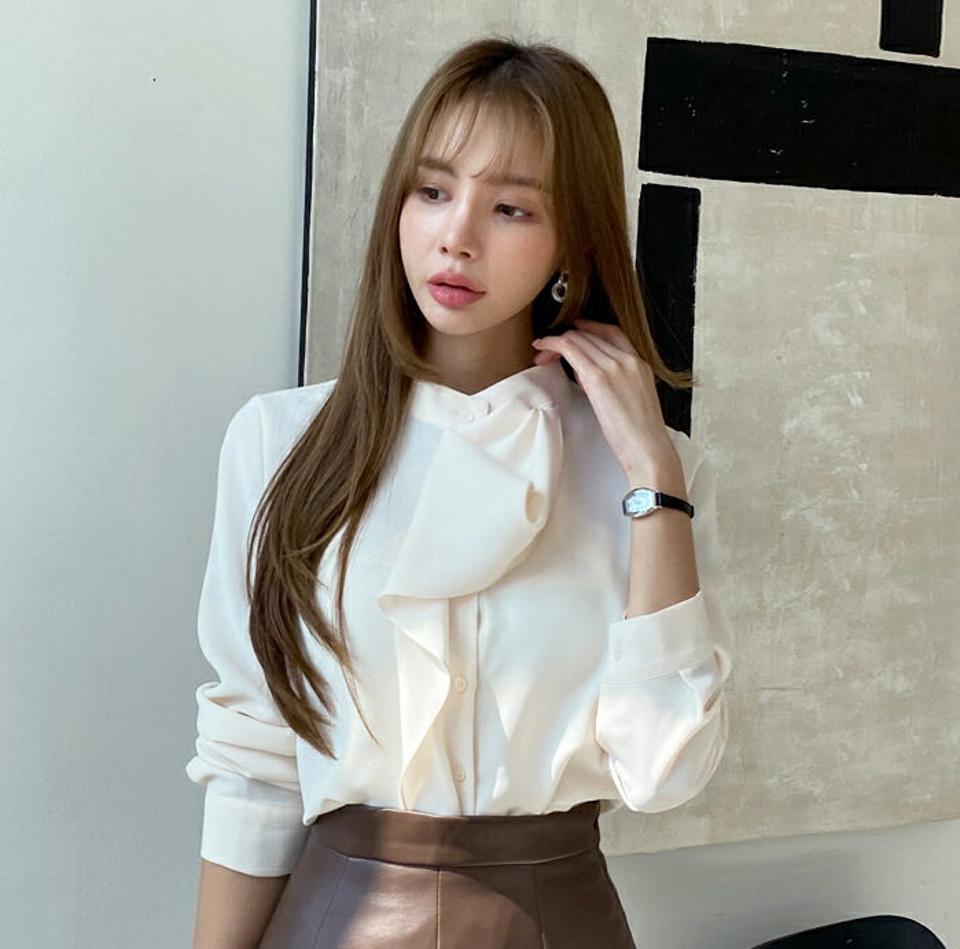 ラッフルブラウス・全3色・t00404 レディース 【bl】 トップス ブラウス 長袖 ラッフル スカーフ オフィスカジュアル 大人 オフィス フェミニン カジュアル 春 秋 韓国 ファッション ハイホリHIHOLLI