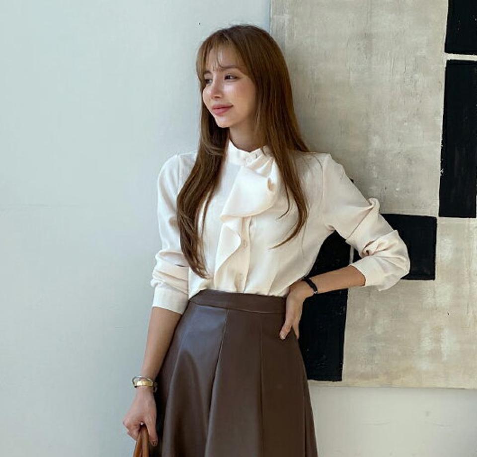 ラッフルブラウス・全3色・t00404 レディース 【bl】 トップス ブラウス 長袖 ラッフル スカーフ オフィスカジュアル 大人 オフィス フェミニン カジュアル 春 秋 韓国 ファッション ハイホリHIHOLLI