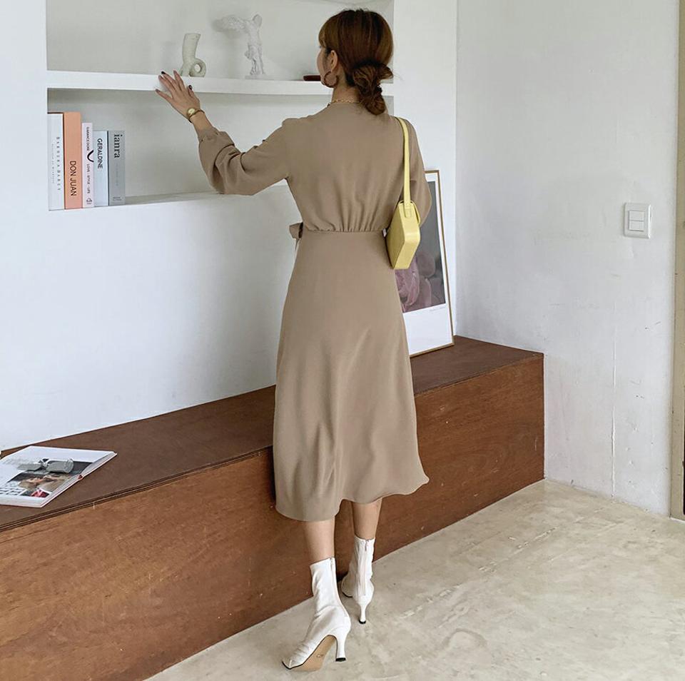 プリーツ配色ラップワンピース・全2色・b00127 レディース 【ops】 ワンピース ロング ロングワンピース 長袖 ラップ風 プリーツ ストラップ ウエストマーク Vネック デコルテ 体型カバー フェミニン 冬 春 秋 韓国 ファッション ハイホリHIHOLLI