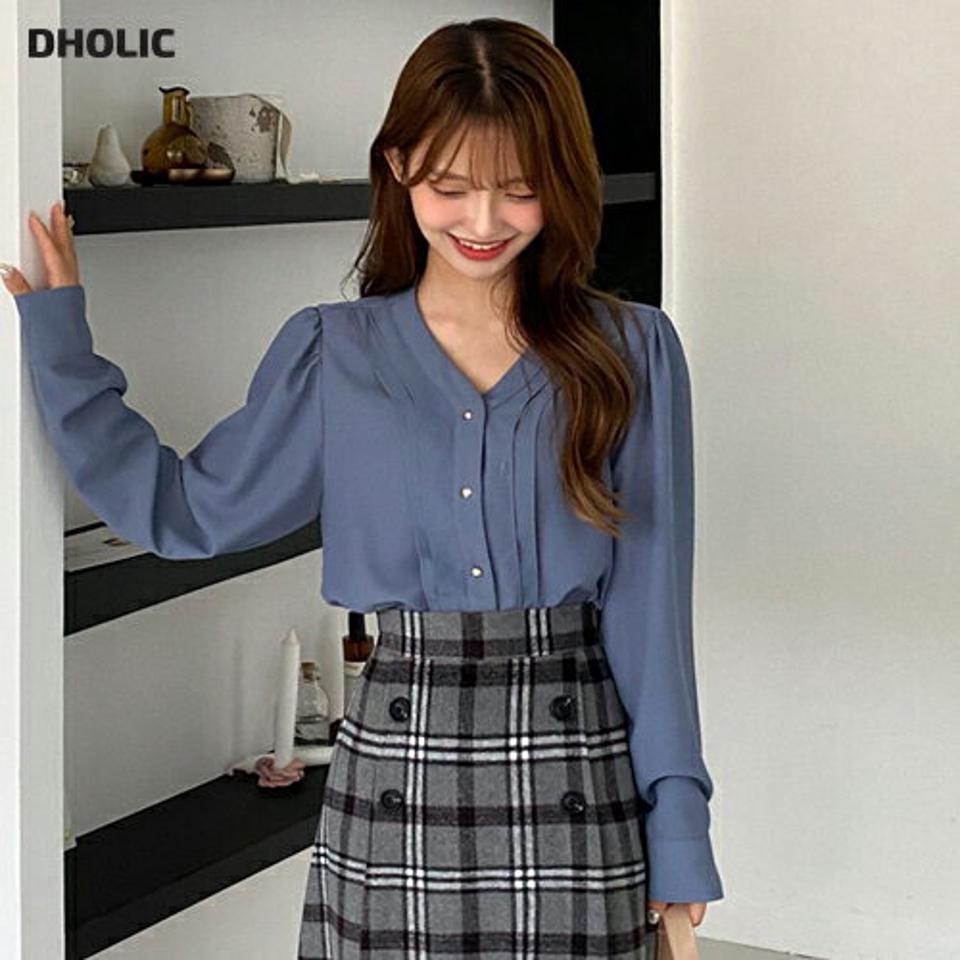 Vネックピンタックブラウス・全4色・01035 レディース 【bl】韓国ファッション トップス ブラウス 長袖 Vネック ピンタック 無地 大人 ボタン シンプル フェミニン ルーズ 上品 体型カバー 細身 ガーリー 春 秋 NIJU