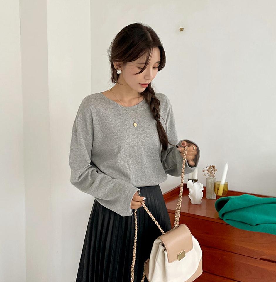 ラウンドルーズフィットTシャツ・全3色・t65137 レディース 【tops】韓国ファッション トップス Tシャツ 大人 長袖 ラウンドネック シンプル 無地 ベーシック カジュアル ルーズ 体型カバー 細身 フェミニン デイリー 上品 秋 春