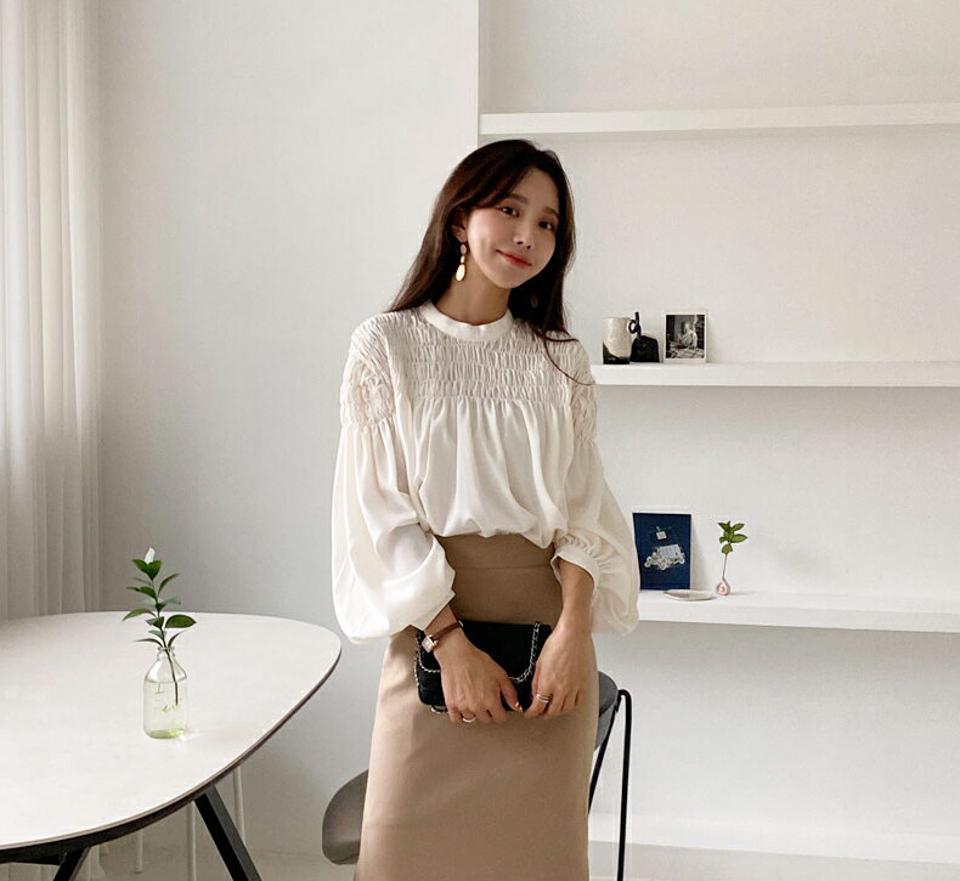 即日配送 2WAYシャーリングブラウス・全3色・t65140 レディース 【bl】韓国ファッション トップス ブラウス 長袖 2WAY シャーリング 大人 上品 無地 ベーシック シンプル ボタン フェミニン カジュアル 体型カバー ガーリー 秋 春