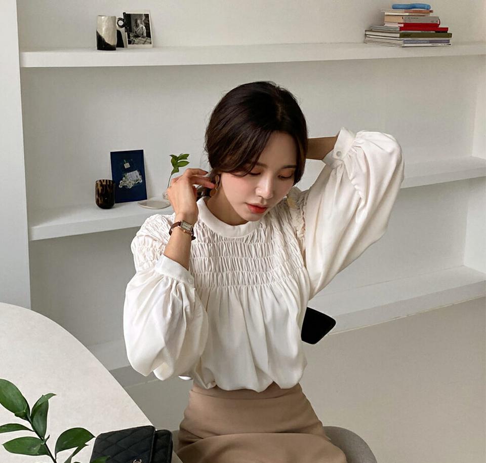 即日配送 2WAYシャーリングブラウス・全3色・t65140 レディース 【bl】韓国ファッション トップス ブラウス 長袖 2WAY シャーリング 大人 上品 無地 ベーシック シンプル ボタン フェミニン カジュアル 体型カバー ガーリー 秋 春