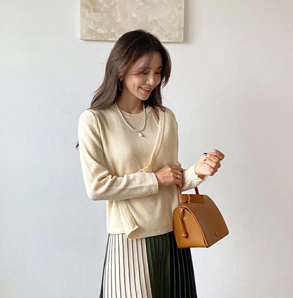 ショルダースリットラップニット・全3色・t65143 レディース 【tops】韓国 ファッション トップス ニット 大人 長袖 ラウンドネック ショルダー スリット ラップ スリット シンプル 無地 ベーシック カジュアル 体型カーバー フェミニン 上品 秋 春