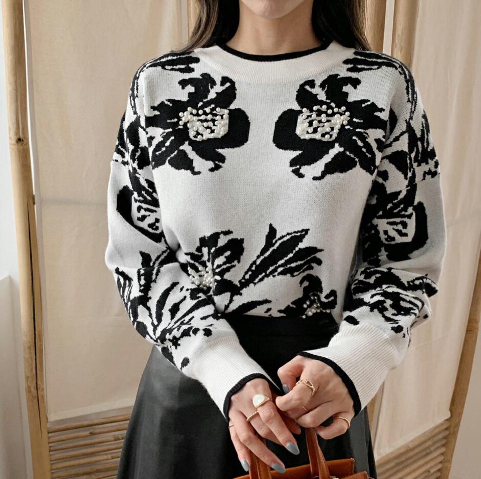 即日配送 フローラルフェイクパールニット・全2色・b70513 レディース 【tops】 トップス ニット 長袖 ラウンドネック 花柄 フラワー パターン パール スリム 柄ニット ルーズ ゆったり あたたかい カジュアル 体型カバー 冬 春 秋 韓国ファッション ハイホリHIHOLLI