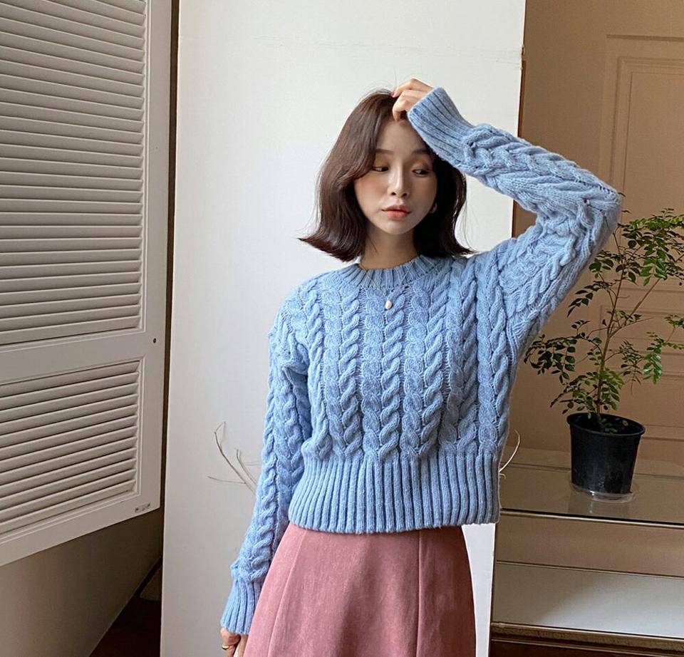クロップドケーブルニット・全4色・t58277 レディース 【tops】韓国ファッション トップス ニット 大人 長袖 ラウンドネック ケーブル編み クロップド丈 大人 カラーニット カジュアル 体型カバー ルーズ ショート丈 フェミニン ショート丈 上品 秋 冬