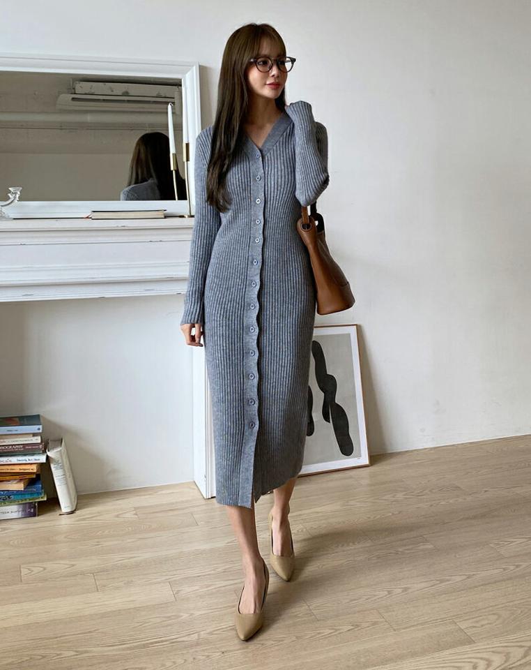 Vネックリブニットロングワンピース・全2色・t00443 レディース 【ops】 ワンピース ロング ロングワンピース 長袖 Vネック リブ ニット スリム フィット デコルテ フェミニン 冬 春 秋 韓国ファッション ハイホリHIHOLLI