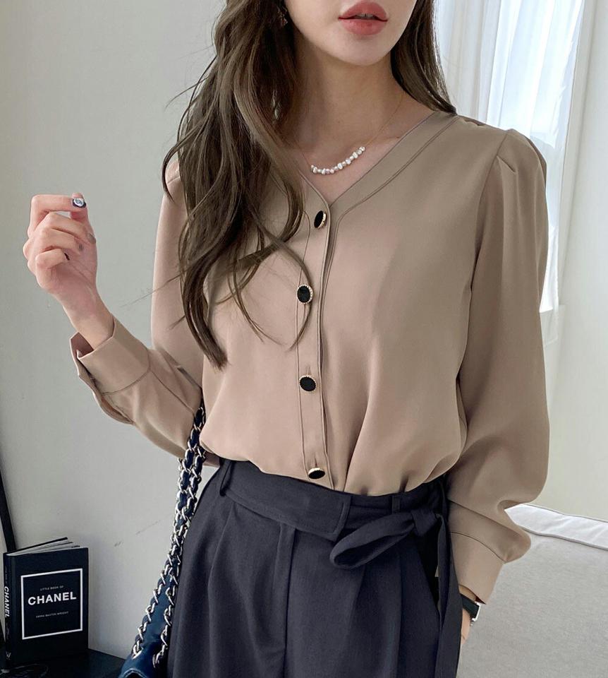 即日配送 ステッチボタンブラウス・全4色・t70573 レディース 【bl】 トップス ブラウス 長袖 ステッチ ボタン 配色 ギャザー Vネック 上品 オフィスカジュアル フェミニン オフィス デコルテ 冬 カジュアル 春 秋 韓国ファッション ハイホリHIHOLLI