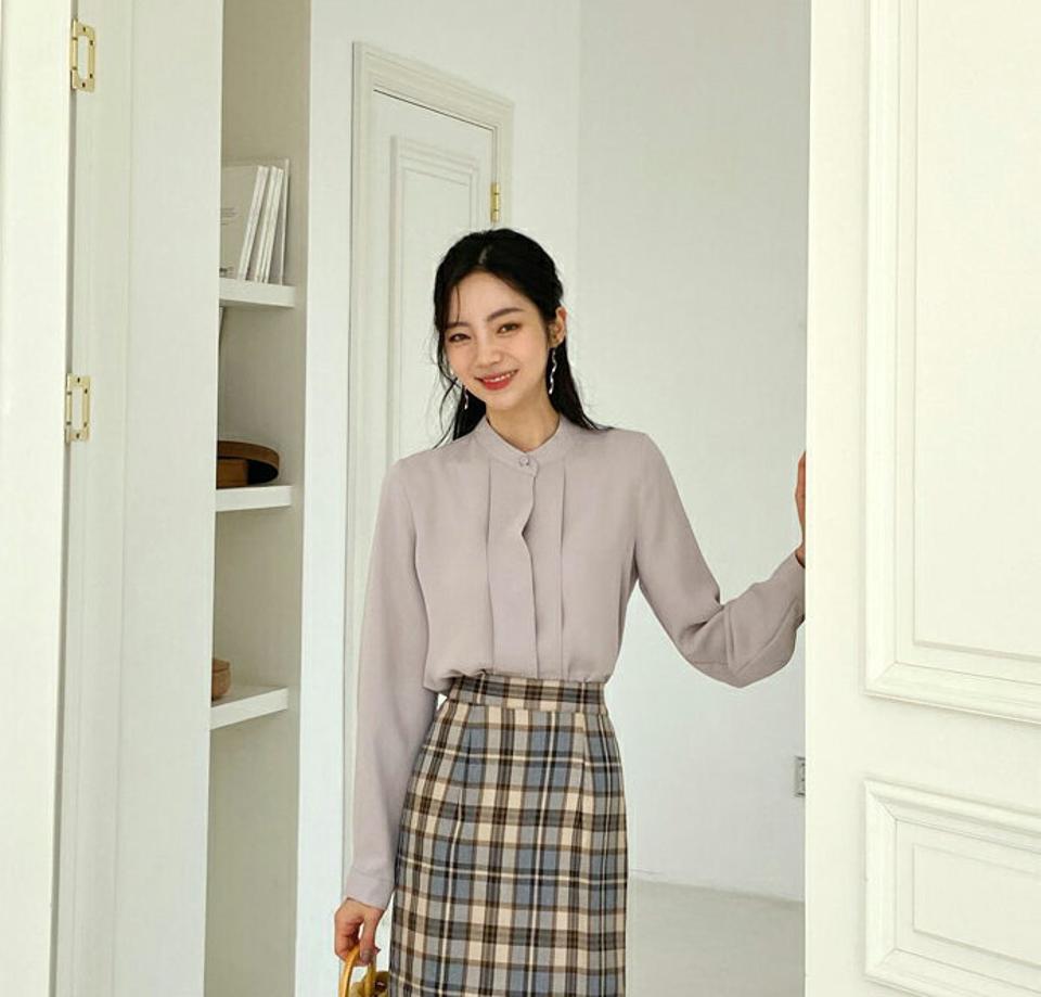 バンドカラーフライフロントブラウス・全3色・t65623 レディース 【bl】韓国ファッション トップス ブラウス 長袖 バンドカラー フライ 大人 上品 ボタン 無地 ベーシック シンプル フェミニン カジュアル 体型カバー ガーリー 秋 春