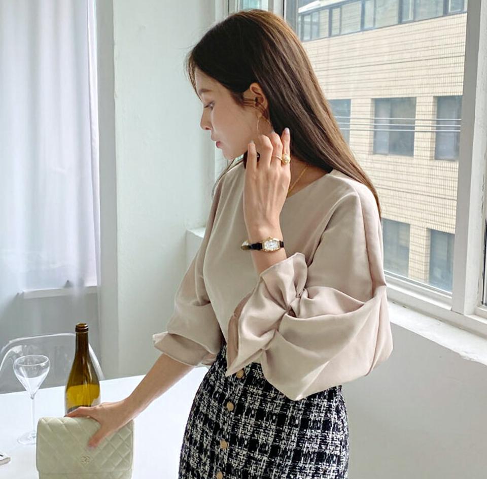 ドルマンタックスリーブフリルブラウス・全3色・t70473 レディース 【bl】 トップス ブラウス 長袖 ラグラン ドルマンスリーブ ラウンドネック オフィスカジュアル スリム フェミニン カジュアル 春 秋 韓国 ファッション ハイホリHIHOLLI