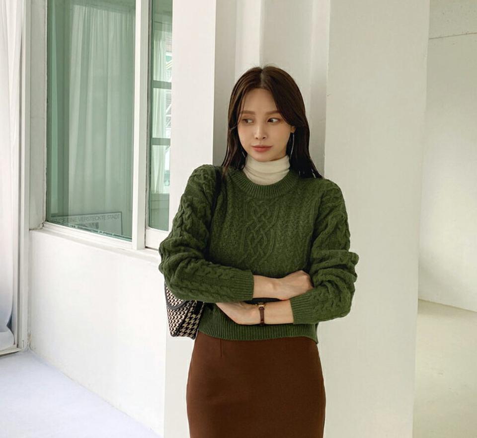 ラウンドネックツイストクロップドニット・全5色・t70483 レディース 【tops】 トップス ニット 長袖 ラウンドネック ツイスト クロップド ルーズ ゆったり スリム あたたかい カジュアル 体型カバー 冬 春 秋 韓国ファッション ハイホリHIHOLLI