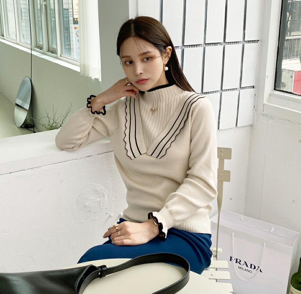 リボンブローチ付フリル配色ニット・全3色・b70490 レディース 【tops】 トップス ニット 長袖 リボン ブローチ フリル 配色 ウェーブ ハーフネック スリム あたたかい カジュアル 体型カバー 冬 春 秋 韓国ファッション ハイホリHIHOLLI