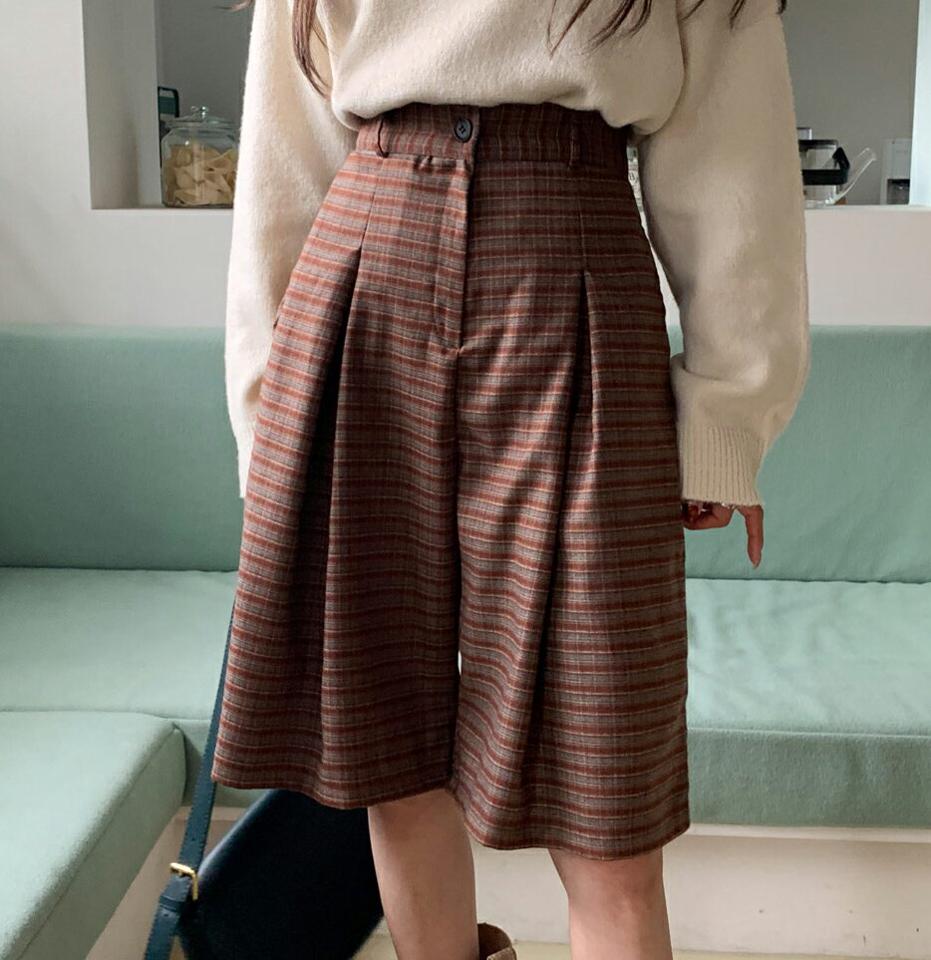 チェックハーフパンツ・全3色・t62951 レディース 【pt】韓国ファッション ボトムス ショート ショートパンツ ハーフパンツ チェック ダーツ タック ハーフ丈 美脚 ゴム ポケット ボタン 体型カーバー 細身 足長 着痩せ 秋 春