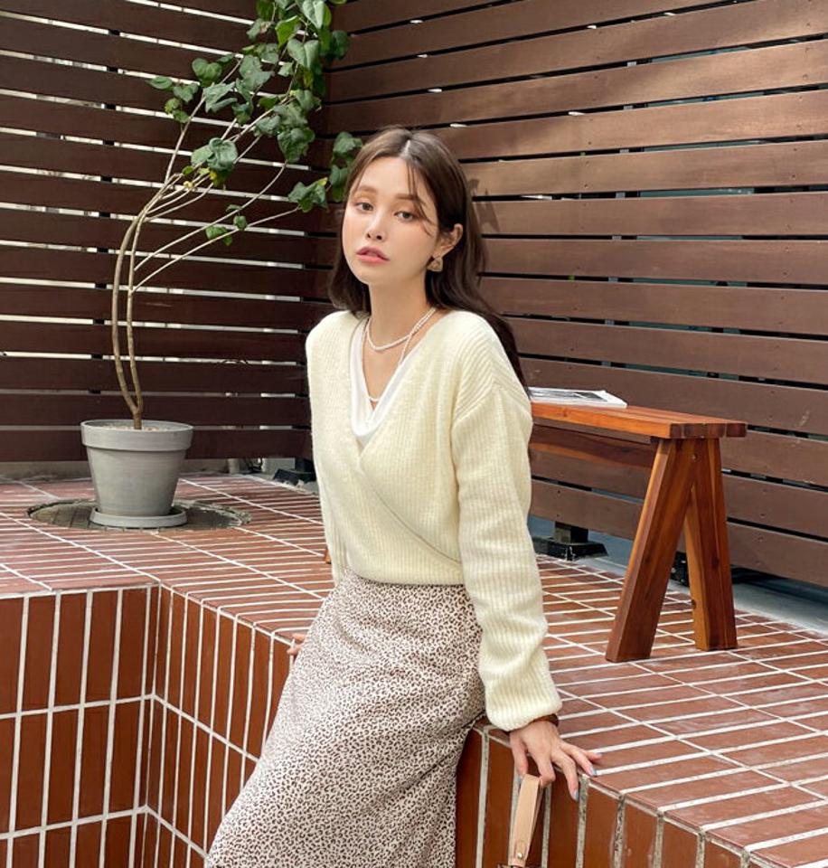 ラップ調Vネックニット・全5色・t00149 レディース 【tops】 トップス ニット 長袖 フィット ラップ調 Vネック デコルテ リブ スリム ルーズ ゆったり あたたかい カジュアル 体型カバー 秋 冬 韓国ファッション ハイホリHIHOLLI