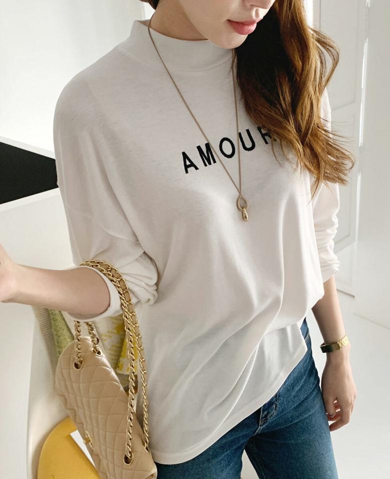 裏起毛AMOUR刺繍ハーフネックTシャツ・全3色・b00147 レディース 【tops】 トップス Tシャツ 長袖 裏起毛 刺繍 ハーフネック ラウンドネック ルーズ ゆったり あたたかい カジュアル 体型カバー 秋 冬 韓国ファッション ハイホリHIHOLLI
