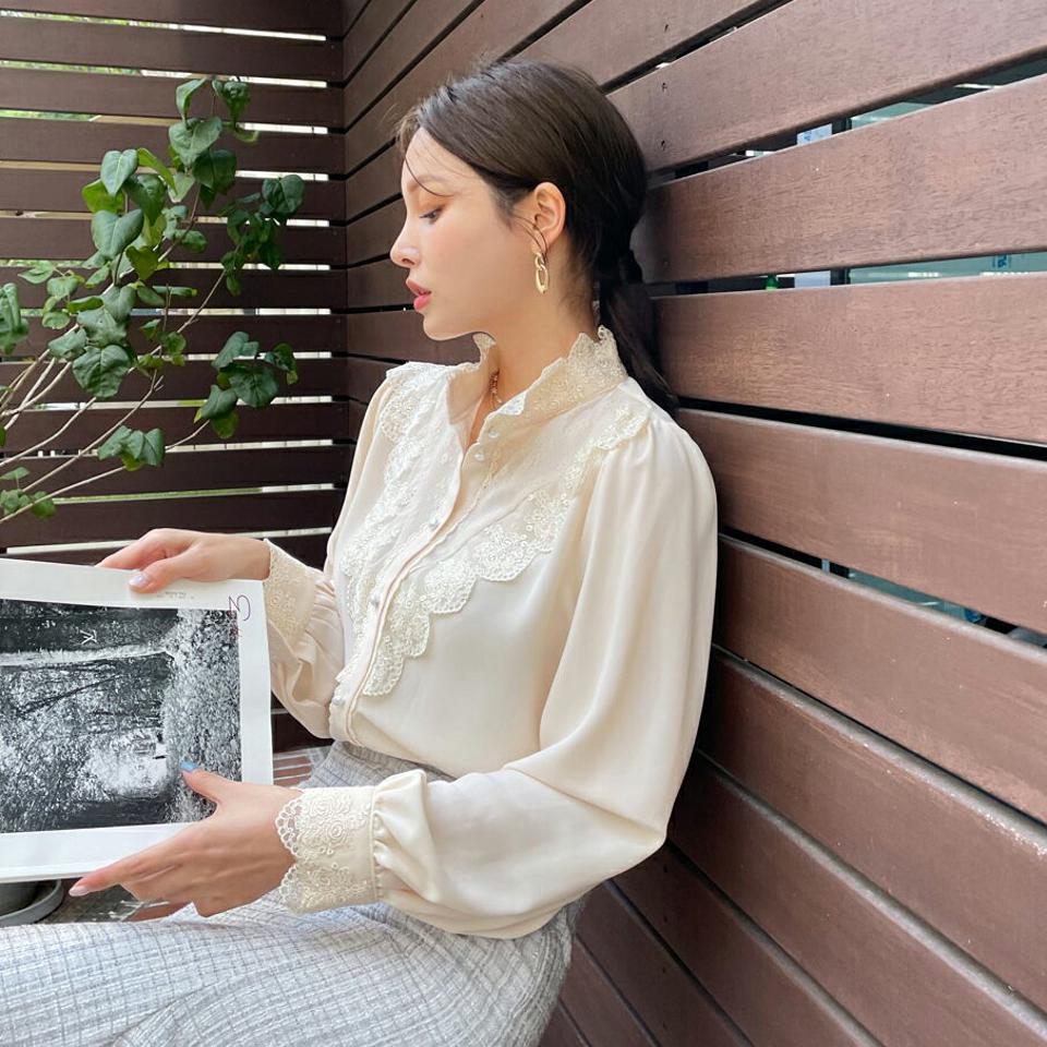 レース配色フェイクパールブラウス・全4色・b00158 レディース 【bl】 トップス ブラウス 長袖 レース 配色 パール ハイネック カジュアル 大人 フェミニン 襟コン 春 秋 冬 韓国ファッション ハイホリHIHOLLI