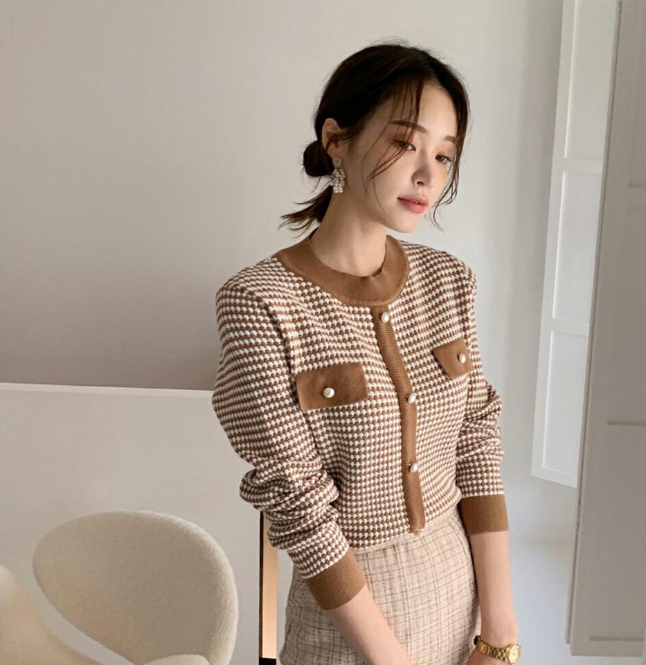 フェイクパールボタンパターンニット・全3色・b00154 レディース 【tops】 トップス ニット 長袖 パール ボタン パターン ラウンドネック 柄ニット 配色 ルーズ ゆったり あたたかい カジュアル 体型カバー 秋 冬 韓国ファッション ハイホリHIHOLLI