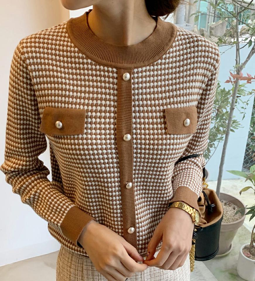 フェイクパールボタンパターンニット・全3色・b00154 レディース 【tops】 トップス ニット 長袖 パール ボタン パターン ラウンドネック 柄ニット 配色 ルーズ ゆったり あたたかい カジュアル 体型カバー 秋 冬 韓国ファッション ハイホリHIHOLLI