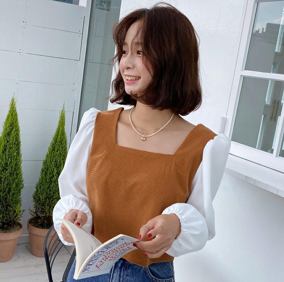 スクエアネック配色パフスリーブブラウス・全3色・t65208 レディース 【bl】韓国ファッション トップス ブラウス 長袖 スクエアネック 配色 パフスリーブ クロップド丈 大人 上品 シンプル カジュアル フェミニン 体型カバー 秋 春