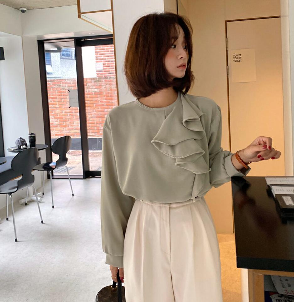 フリルラウンドブラウス・全3色・t66062 レディース 【bl】韓国ファッション トップス ブラウス 長袖 ラウンドネック フリル 大人 上品 無地 ベーシック シンプル フェミニン 体型カバー ガーリー オフィスカジュアル 秋 春