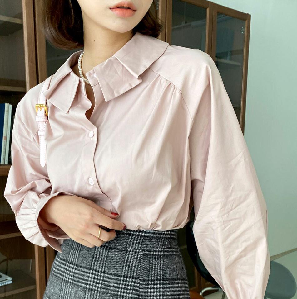 プリーツカラーブラウス・全3色・b66064 レディース 【bl】韓国ファッション トップス ブラウス 長袖 カラーネック プリーツ ギャザー 大人 上品 コットン 無地 ベーシック シンプル フェミニン 体型カバー ガーリー カジュアル 秋 春