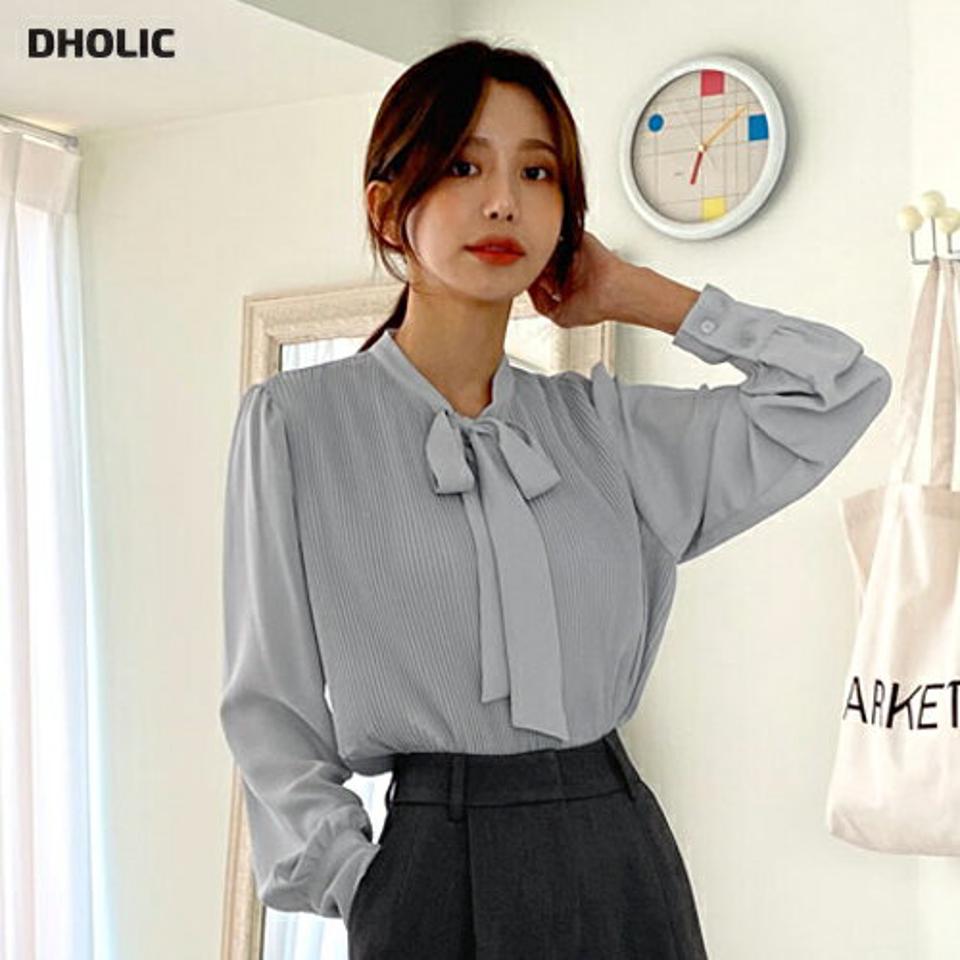 プリーツボウタイブラウス・全3色・b65671 レディース 【bl】韓国ファッション トップス ブラウス 長袖 Vネック プリーツ ボウタイ ストラップ リボン 大人 上品 シンプル フェミニン 体型カバー ガーリー カジュアル 秋 冬