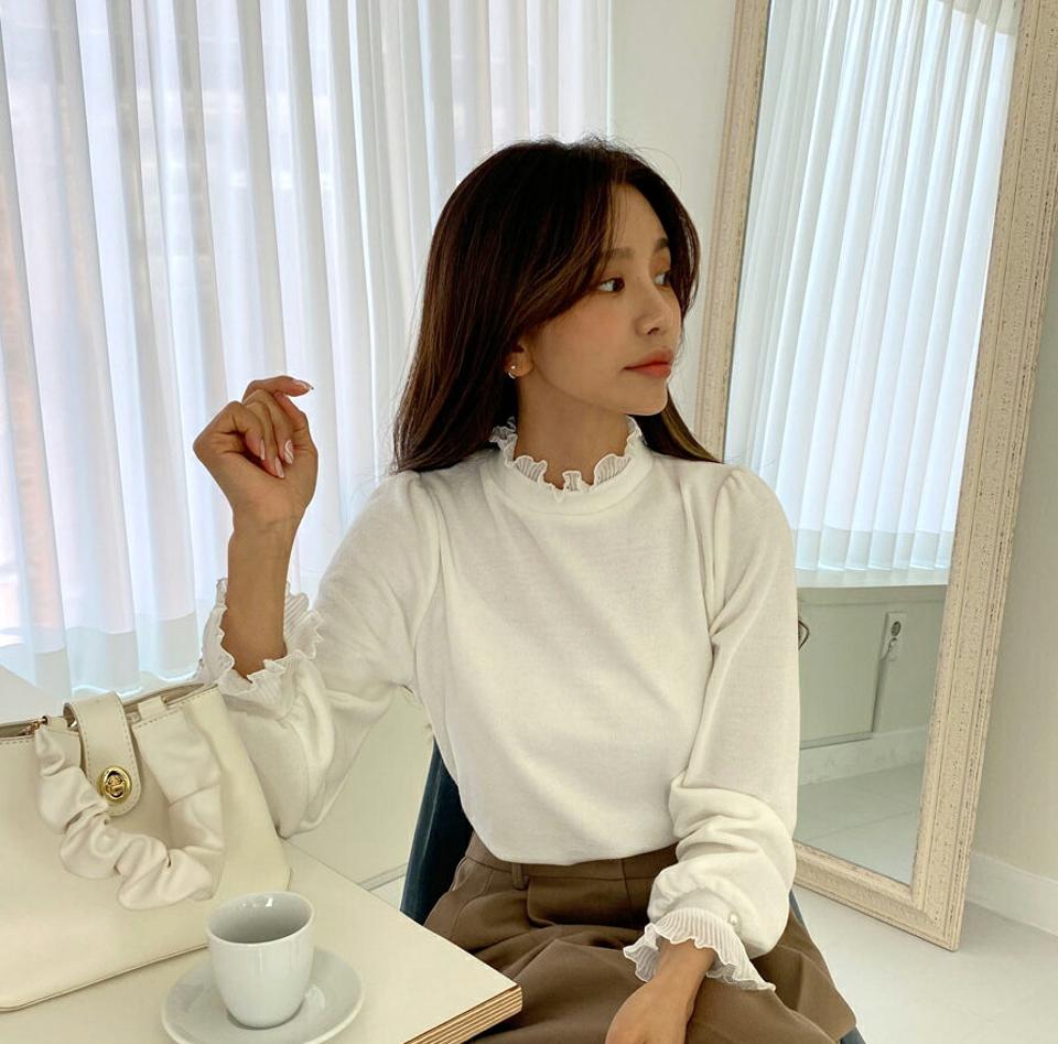 プリーツ配色長袖Tシャツ・全3色・t65653 レディース 【tops】韓国ファッション トップス Tシャツ 大人 長袖 ラウンドネック プリーツ 配色 無地 ベーシック シンプル カジュアル スリム 体型カバー 細身 フェミニン デイリー 上品 秋 冬