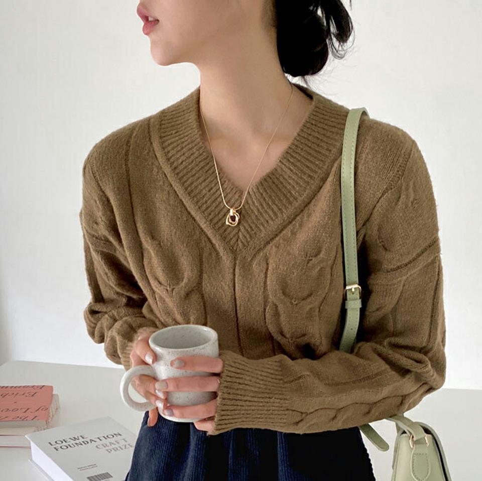 即日配送 ツイストVネックニット・全6色・t62984 レディース 【tops】韓国ファッション トップス ニット 大人 長袖 Vネック ツイスト ケーブル編み ルーズ アクリル シンプル カジュアル 体型カバー カラーニット フェミニン 上品 デイリー 秋 冬