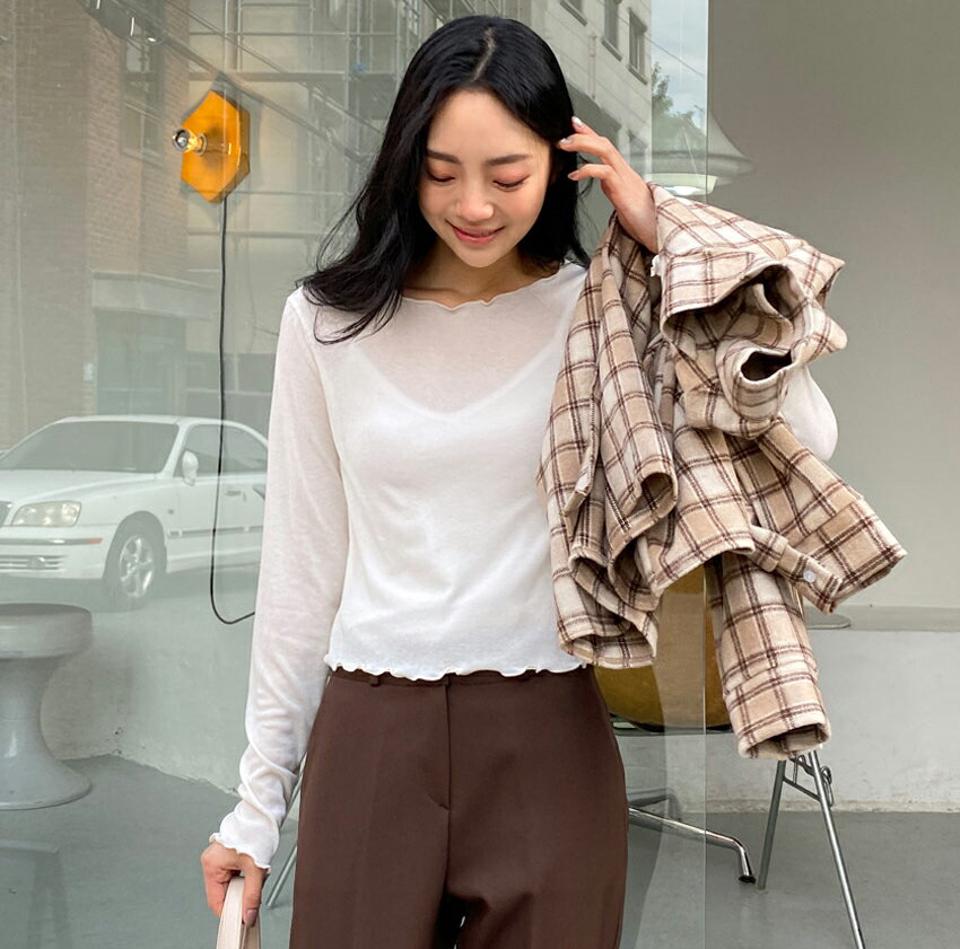 ウェーブラウンドTシャツ・全4色・t63023 レディース 【tops】韓国ファッション トップス Tシャツ 大人 長袖 ラウンドネック ウェーブ ショート丈 無地 ベーシック シンプル カジュアル 体型カバー 細身 フェミニン デイリー 上品 秋 春