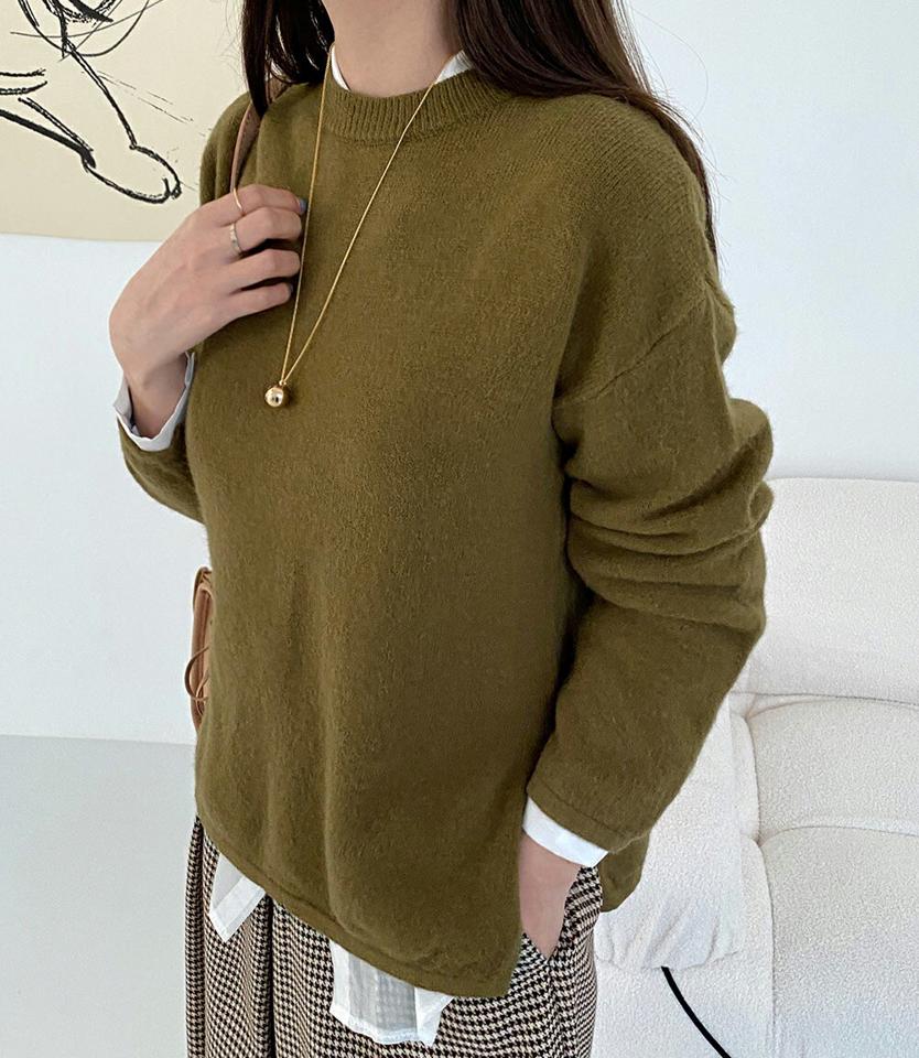 ラウンドネックサイドスリットニット・全4色・t70635 レディース 【tops】 トップス ニット 長袖 ラウンドネック スリット ルーズ 無地 ベーシック シンプル あたたかい カジュアル 秋 冬 韓国ファッション ハイホリHIHOLLI