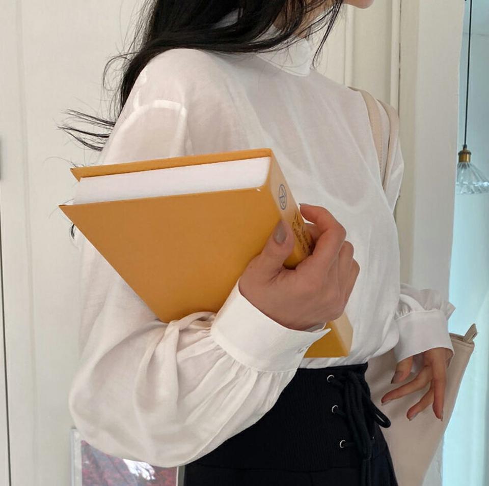 ハーフネックリボンブラウス・全3色・t63006 レディース 【bl】韓国ファッション トップス ブラウス 長袖 ハーフネック リボン 大人 上品 スリット 無地 シンプル ギャザー フェミニン 体型カバー ガーリー オフィスカジュアル 秋 春