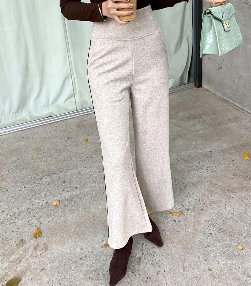 サイドラインワイドパンツ・全2色・b70802 レディース 【pt】 ボトムス ロング ロングパンツ サイドライン ワイド パイピング ゴム ストレート 楽ちん カジュアル 着痩せ 長足 春 秋 冬 韓国ファッション ハイホリHIHOLLI