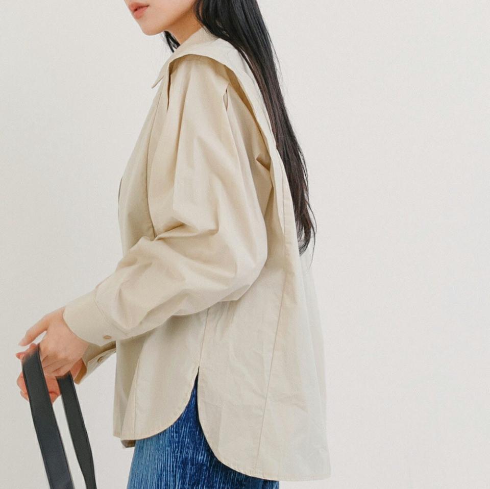 即日配送 タックショルダーシャツ・全2色・b65252 レディース 【bl】韓国ファッション トップス シャツ 長袖 カラーネック タック ショルダーシャツ カフス ボタン アンバランス丈 大きいサイズ ルーズ ゆったり フェミニン 無地 秋 冬 NIJU