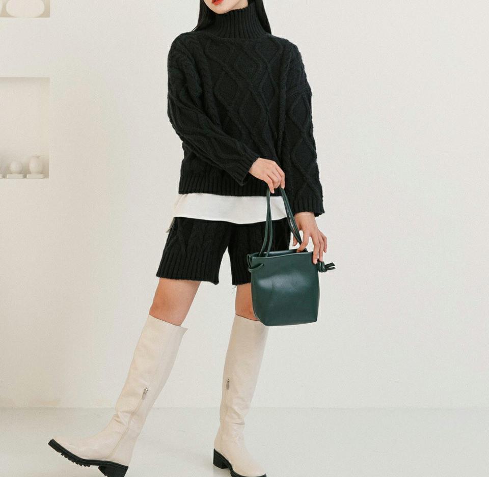 ハイネックケーブルニット&ショートパンツSET・全2色・t65249 レディース 【pt】韓国ファッション ボトムス パンツ トップス ニット セットアップ ショート ショートパンツ ニット生地 長袖 美脚 足長 細身 着痩せ 体型カバー 秋 冬 NIJU