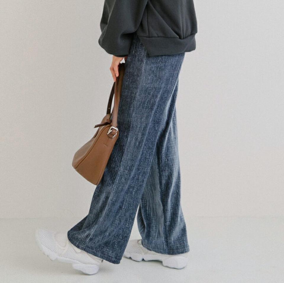 スエード調プリーツパンツ・全4色・t65239 レディース 【pt】韓国ファッション ボトムス パンツ ロング ロングパンツ スエード調 プリーツパンツ ロング丈 ゴム 無地 足長 細身 着痩せ 体型カバー シンプル 秋 冬 NIJU