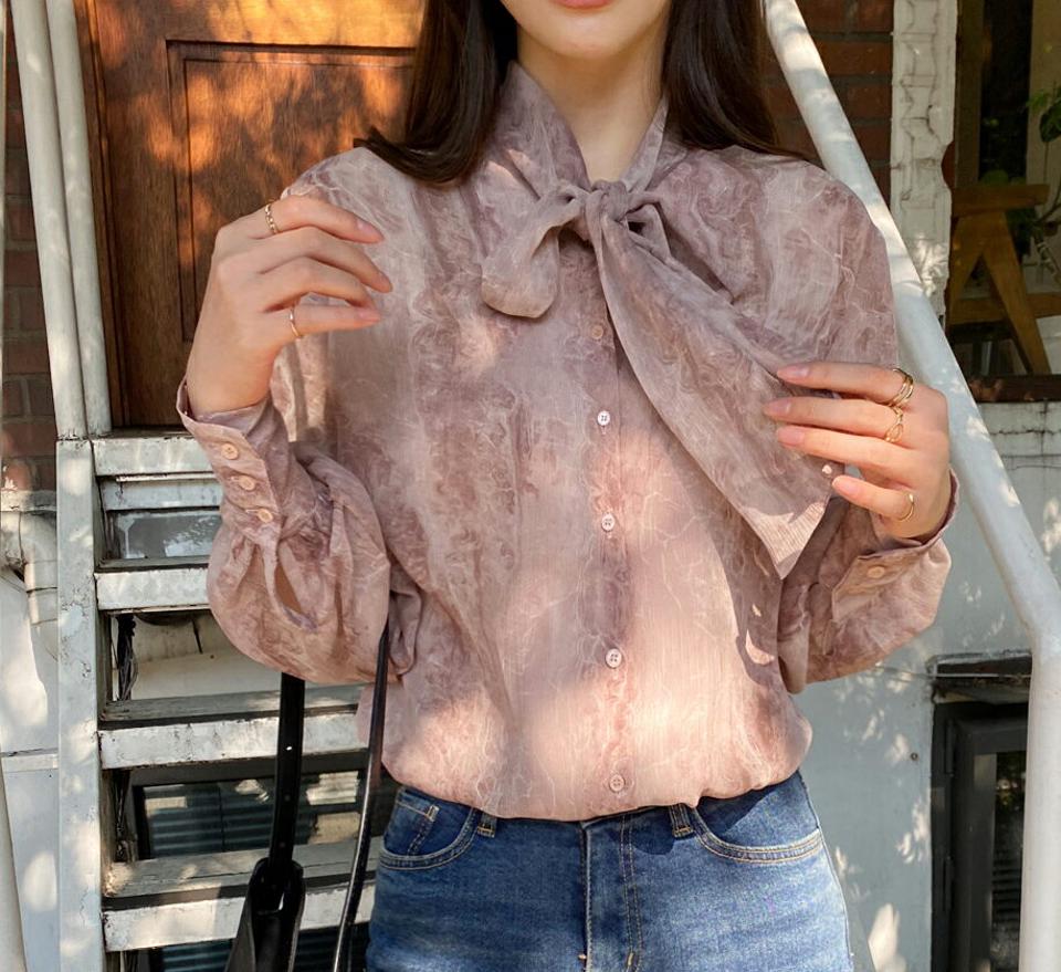 シアーリボンマーブルブラウス・全2色・t70785 レディース 【bl】 トップス ブラウス 長袖 リボン シアー マーブル シースルー 春 カジュアル 大人 フェミニン スカーフ 秋 冬 韓国ファッション ハイホリHIHOLLI