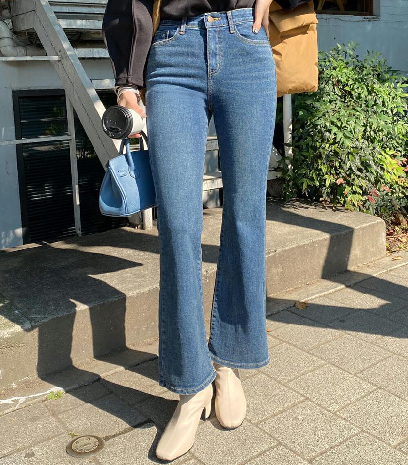 裏起毛フレアデニムパンツ・全1色・t70798 レディース 【pt】 ボトムス ロング ロングパンツ デニム 裏起毛 フレア デニムパンツ スリム フィット タイト 美脚 体型カバー 着痩せ 長足 春 秋 冬 韓国ファッション ハイホリHIHOLLI