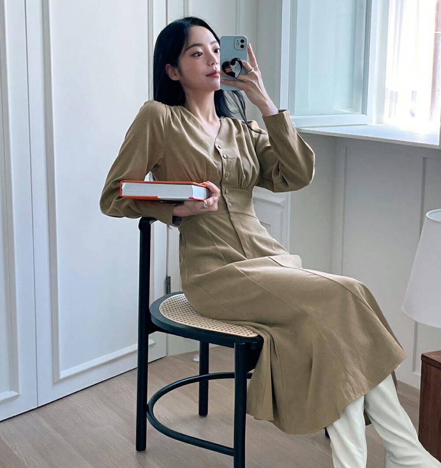 Vネックギャザーワンピース・全4色・t66123 レディース 【ops】韓国ファッション ワンピース ロング ロングワンピース 長袖 Vネック ギャザー ボタン 大人 ロング丈 スリム 無地 ベーシック シンプル フェミニン 体型カバー 秋 冬