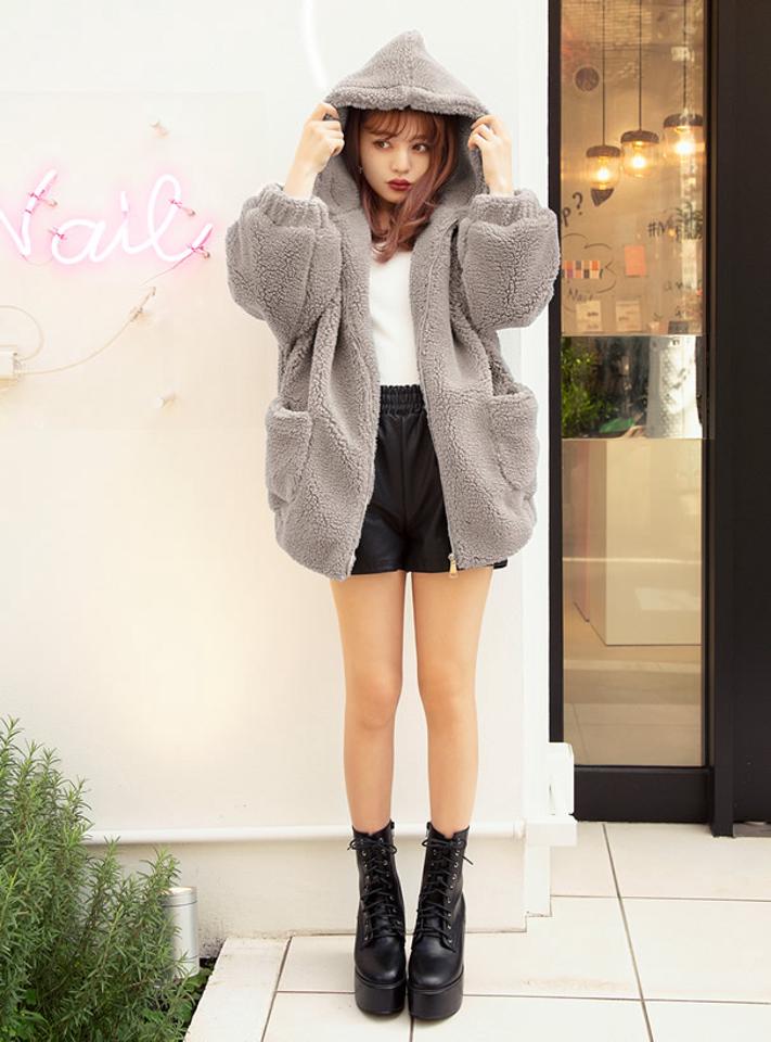 レザーショートトラックパンツ