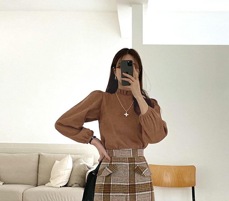 コーデュロイフリルネックブラウス・全4色・t00510 レディース 【bl】トップス ブラウス 長袖 フリルネック コーデュロイ 単色 無地 シンプル かわいい フェミニン 襟コン パフスリーブ パフ袖 秋 冬 韓国ファッション ハイホリHIHOLLI