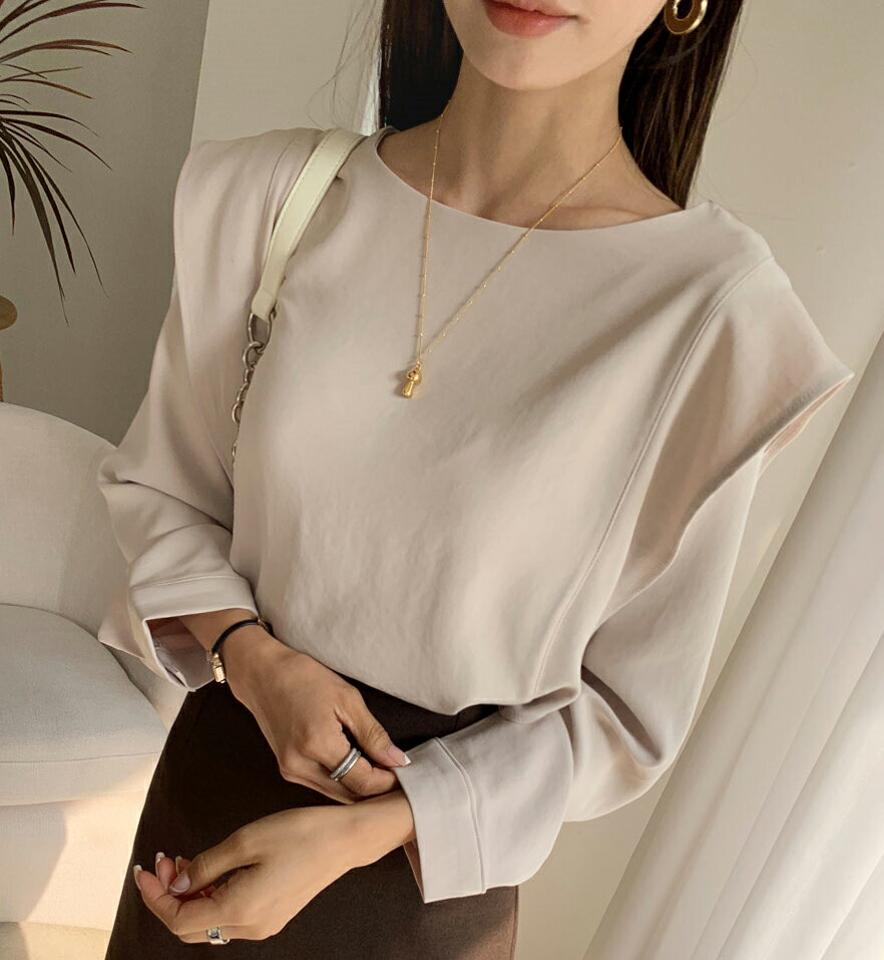 サイドラッフルブラウス・全3色・t58375 レディース 【bl】韓国ファッション トップス ブラウス 長袖 ラウンドネック ラッフル 大人 上品 カフス ボタン 無地 シンプル フェミニン 体型カバー ガーリー カジュアル 秋 冬